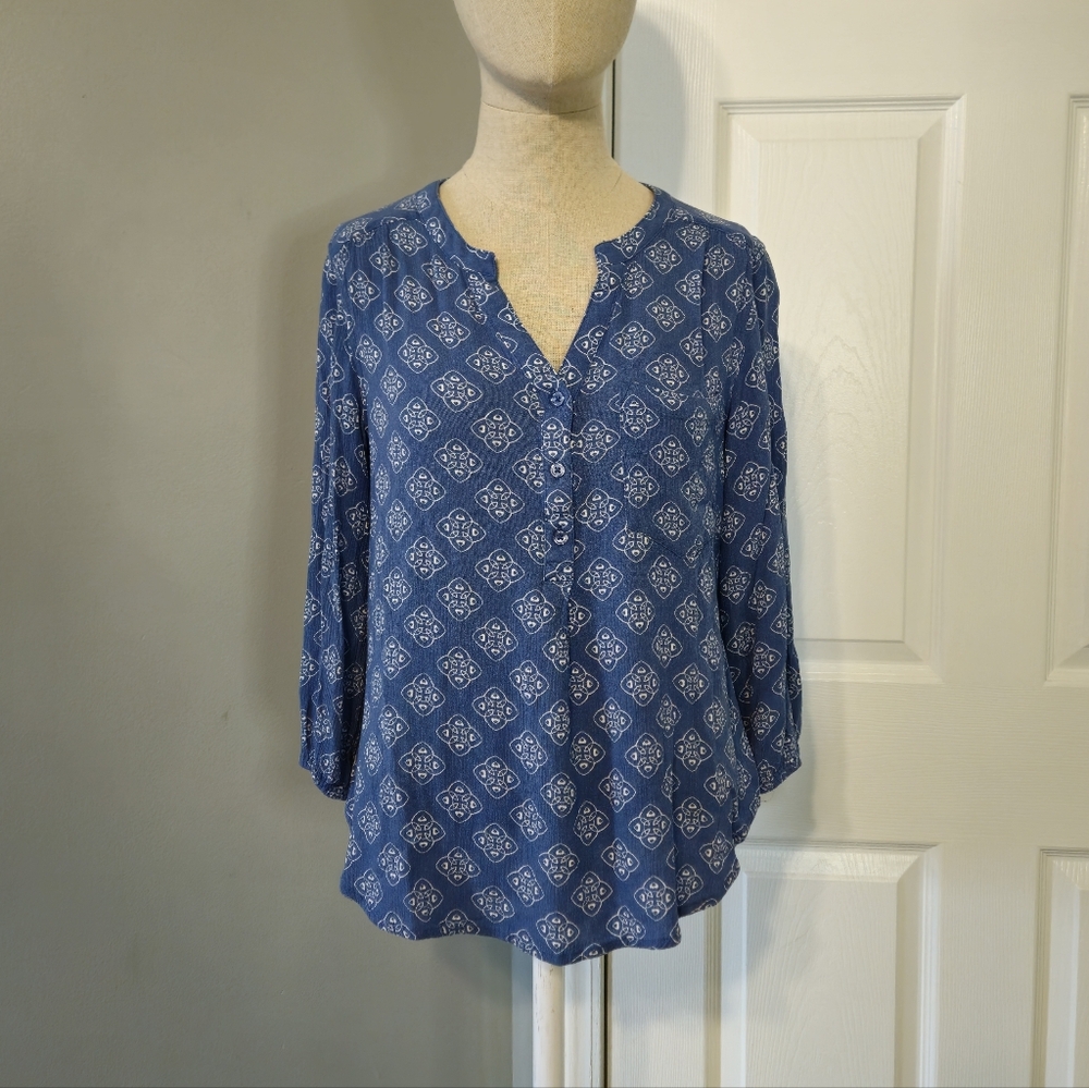 Market & Spruce Blue Geometric Blouse